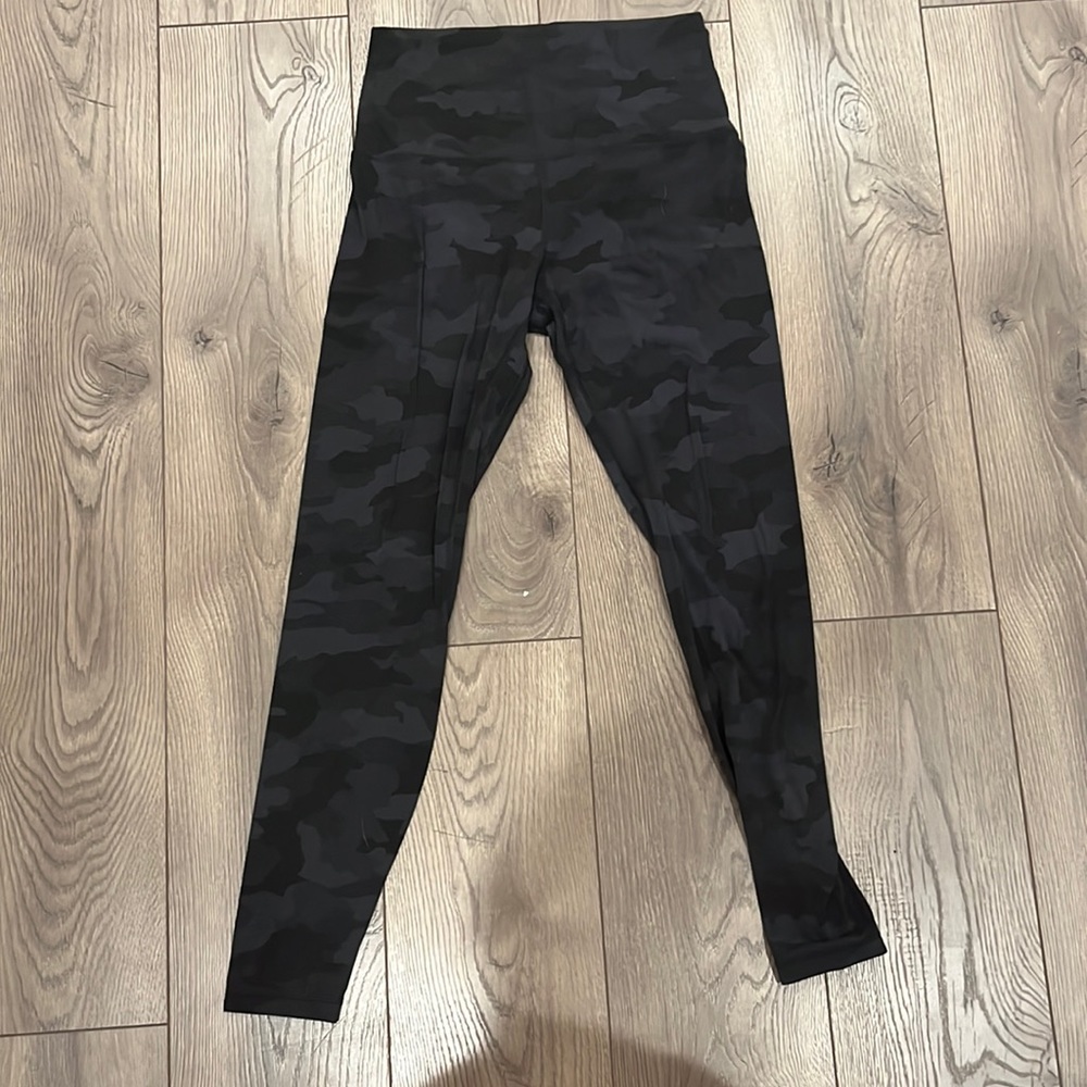 Lululemon size 10